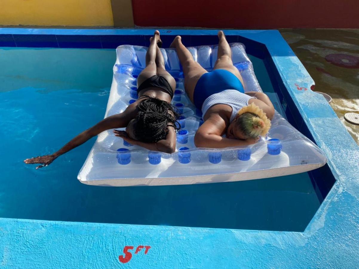 Paradise Villa Shared Onsite Private Pool Onsite Gym Ocho Rios Luaran gambar