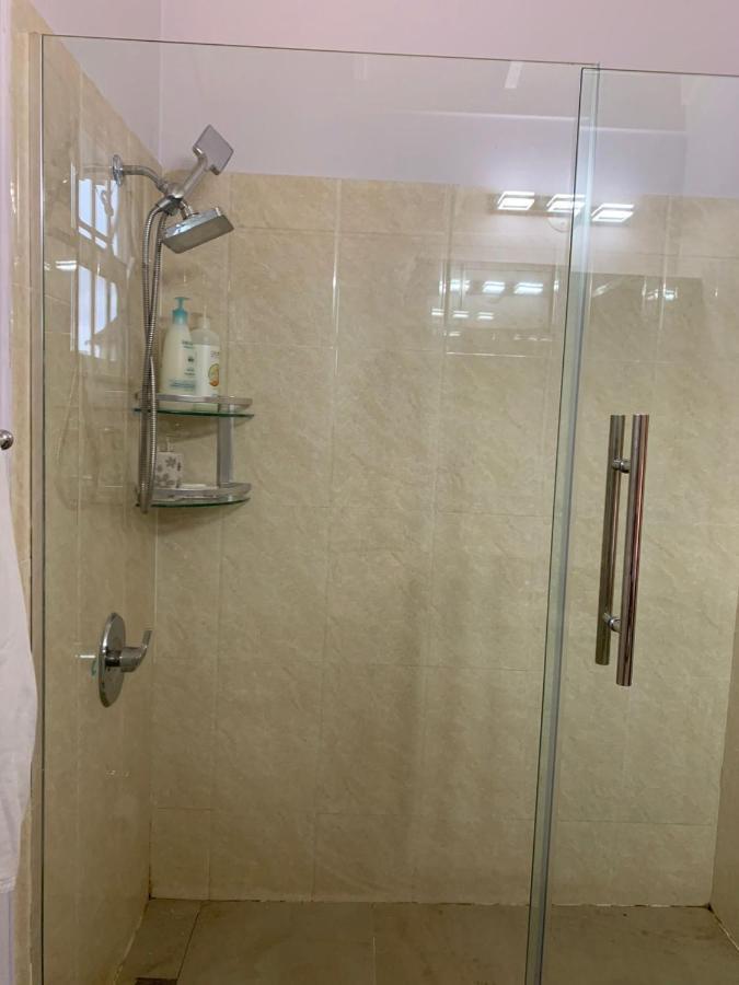 Paradise Villa Shared Onsite Private Pool Onsite Gym Ocho Rios Luaran gambar